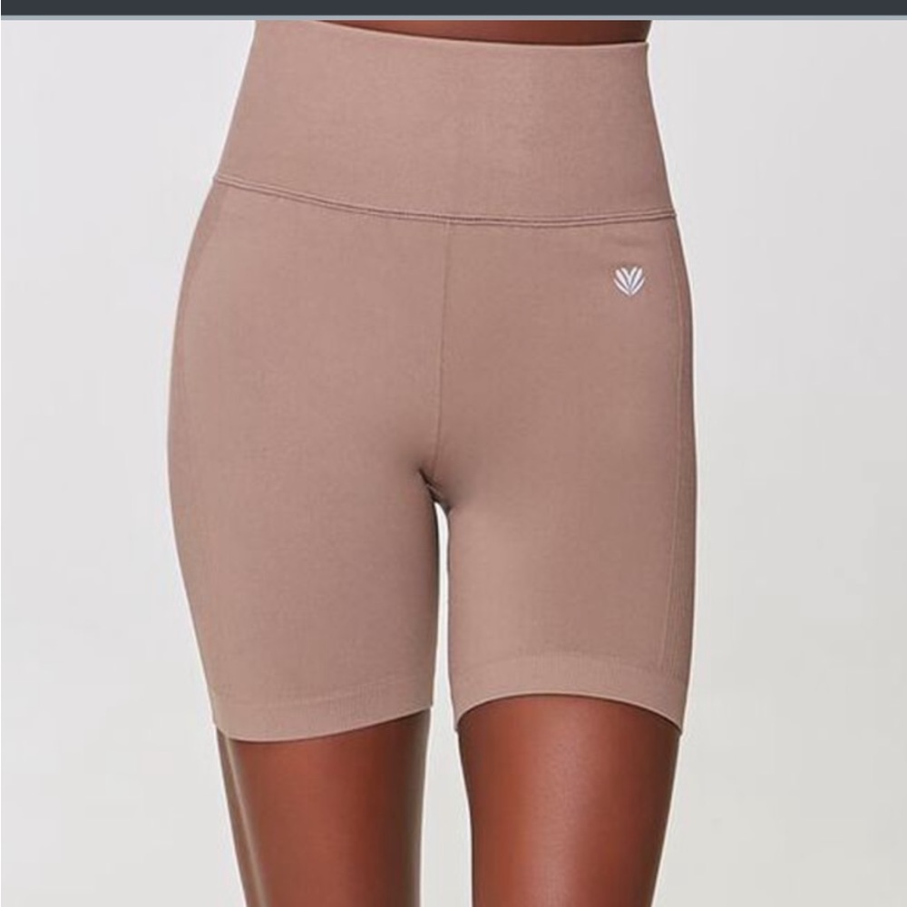 TAUPE FOREVER 21 BIKER SHORTS SMALL